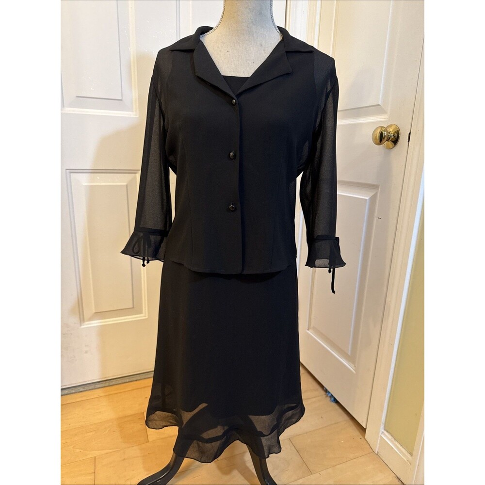 BLACK BEAUTY Chadwick’s Two Piece Long sleeved knee length womens dress Size 8P